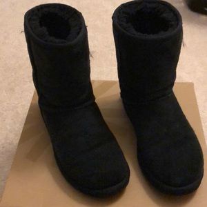 Uggs classic short black boots